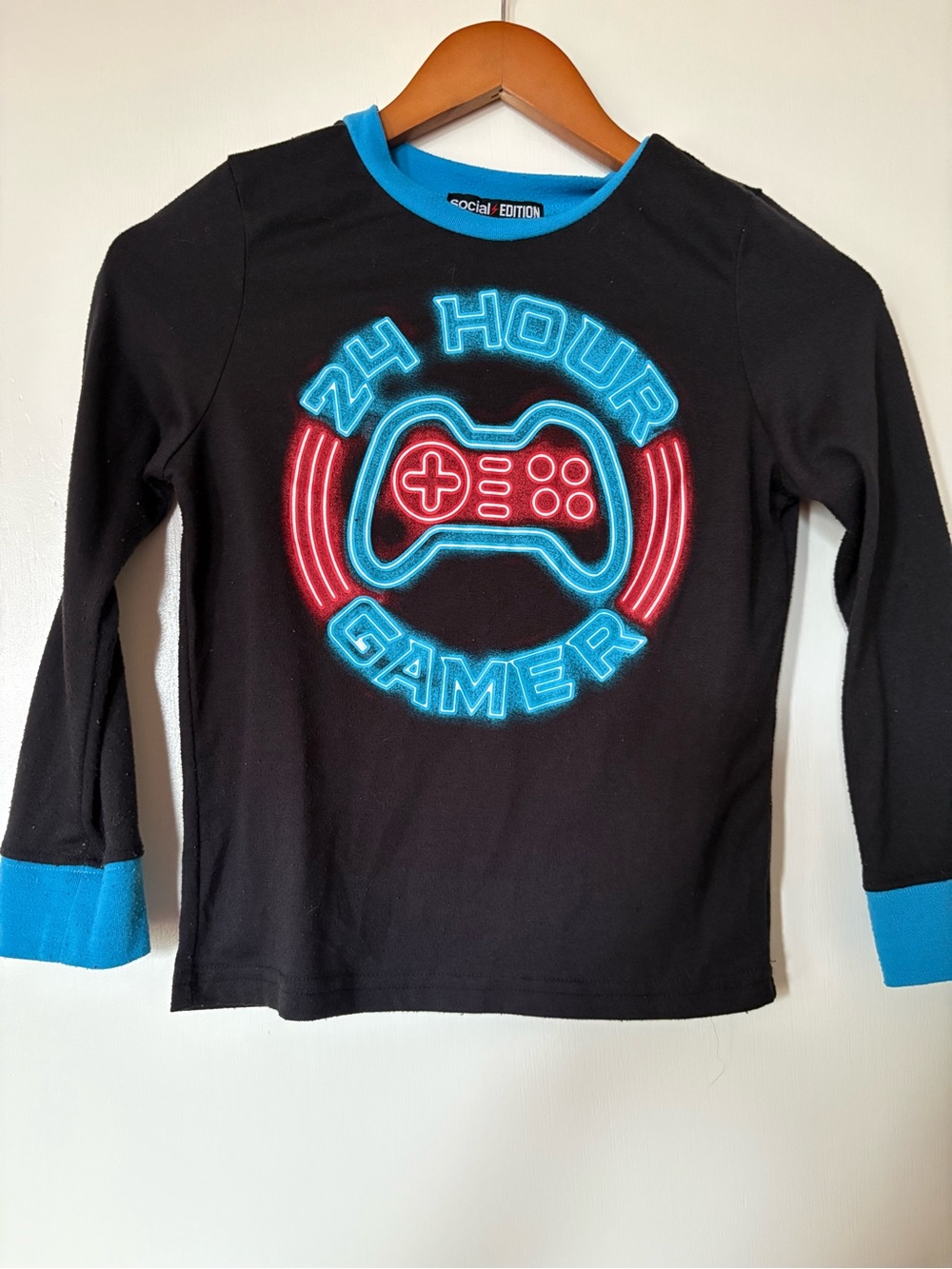24 Hour Gamer Long-Sleeve Tee - Black with Blue Trim